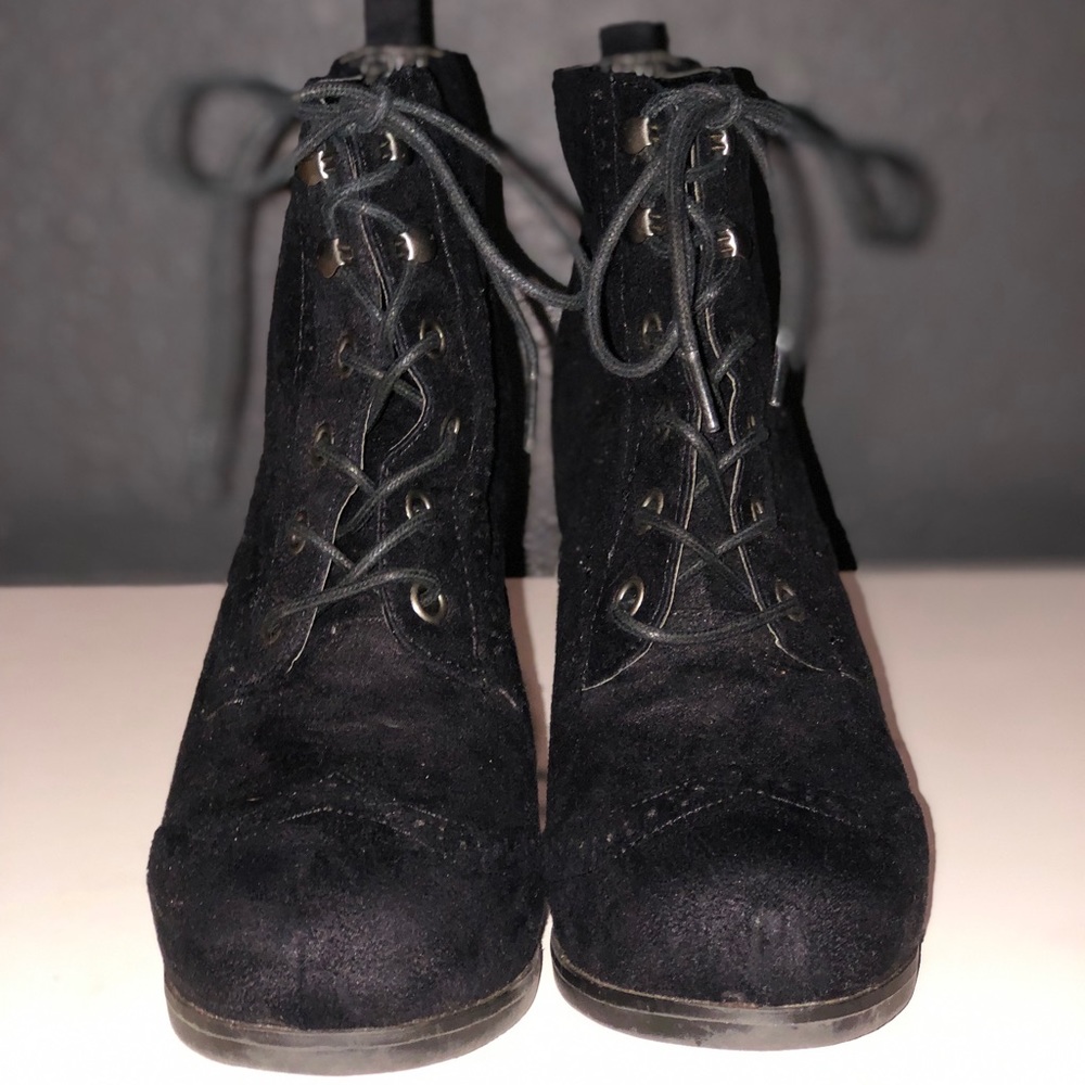 Mossimo Suede Black Wedged Booties with laces